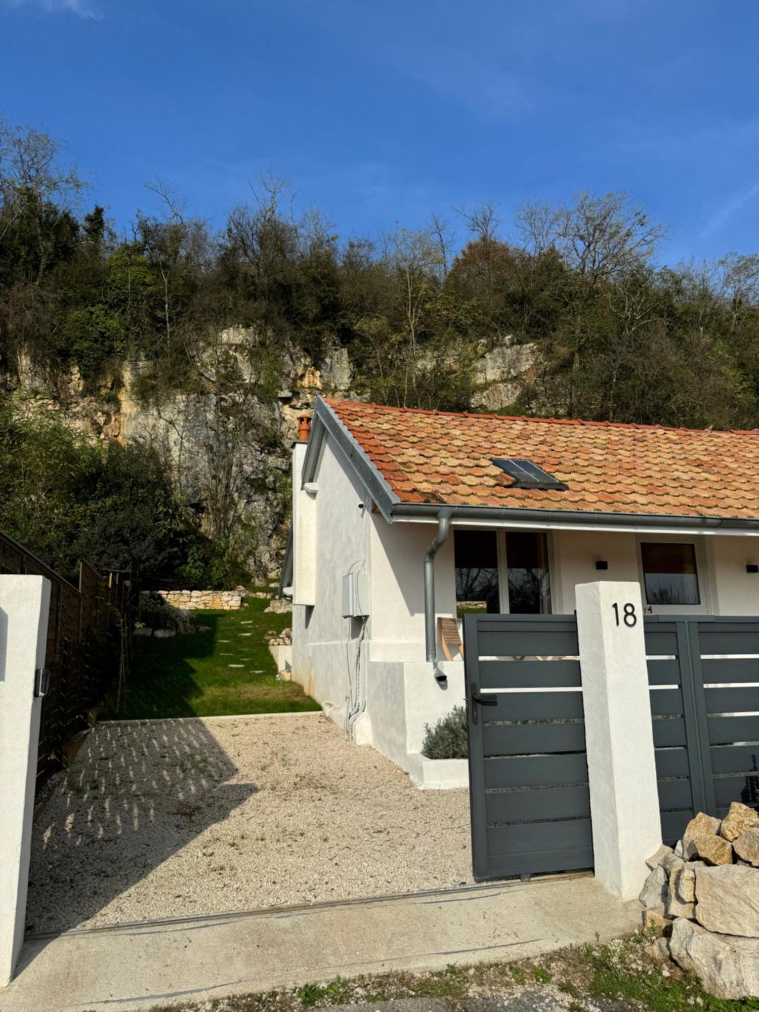 Maison Au Bord De L'Eau Les Roches Rochefort-sur-Nenon Luaran gambar